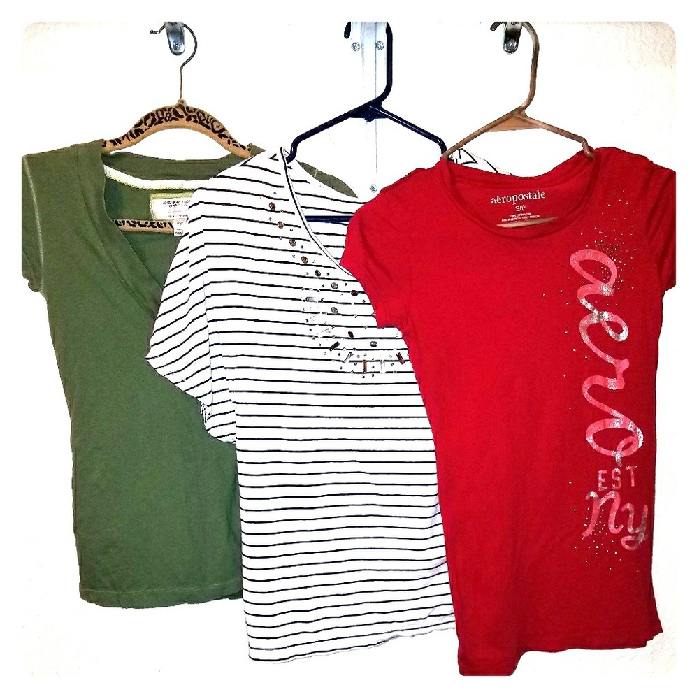3 small name brand tees.